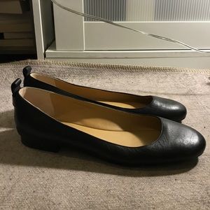 Lauren Ralph Lauren Black Flats Sz. 10.